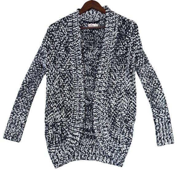 Hollister Black and White Boucle Knit Sweater XS - Picture 1 of 9